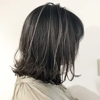 ショート カラー タカハシ ユウキのヘアスタイル