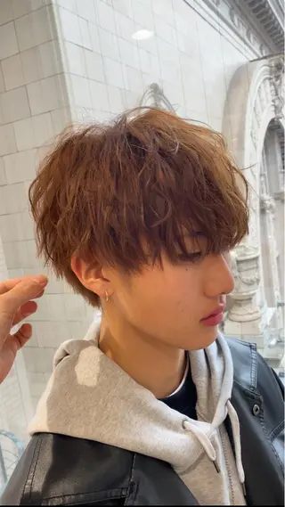 メンズ 透明感ブリーチ/ メンズパーマのヘアスタイル