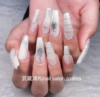 ネイル R inのネイルデザイン