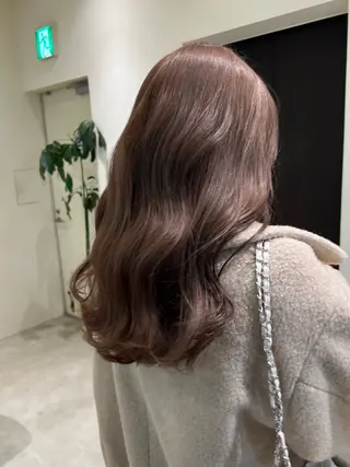 セミロング カラー ハイトーン|銀座 |めぐ🫧のヘアスタイル