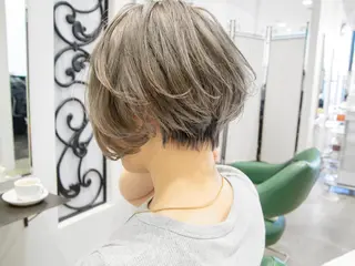 ショート カラー Re:ta Hair 飯田淳平のヘアスタイル