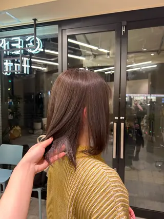 ミディアム カラー 寺澤 花梨のヘアスタイル