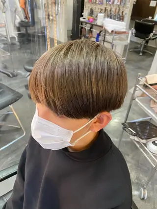 カラー メンズ 丹生 滉太のヘアスタイル