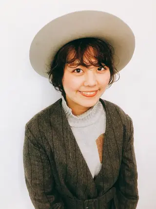 ショート pole/apartment所属・💓パーマ，💗 レイヤーカットのヘアスタイル