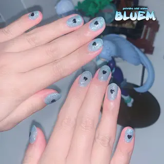 ネイル BLUEM なな🐶のネイルデザイン