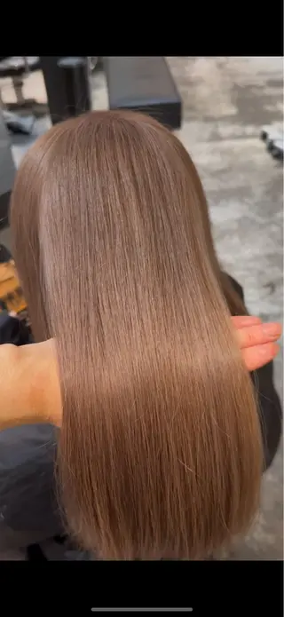 ロング WELLY  TOKYO所属・🌈レイヤーカット/ ハイトーン🌈タクマのヘアスタイル