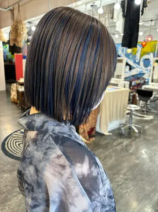 ミディアム カラー LOMARLIE JURIAのヘアスタイル