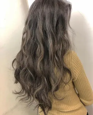 ロング カラー パーマ ヘアアレンジ メンズ キッズ ネイル マツエク・マツパ 酸性ストレート 髪質改善大槻勇樹のヘアスタイル