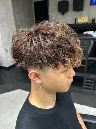 ショート パーマ メンズ ユウ🪄 パーマ指名No1のヘアスタイル