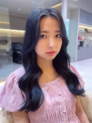 セミロング ブリーチ🌟リタッチ 🎠KANON🎡のヘアスタイル