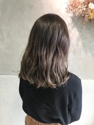 セミロング さの あやねのヘアスタイル
