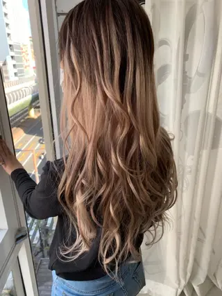 ロング カラー LUXBE LUCE那覇イオン店所属・LUXBE LUCEのヘアスタイル