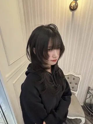 セミロング Iris by artina所属・ウルフ/レイヤー/ 戸内໒꒱· ﾟのヘアスタイル