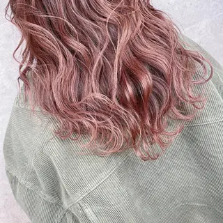 ロング カラー _WHITE 天王寺のヘアスタイル