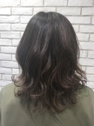 ミディアム カラー Ash 戸田公園店のヘアスタイル