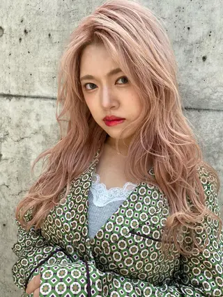 ミディアム カラー ☘️ブリーチ/ハイト ーン/レイヤー/のヘアスタイル