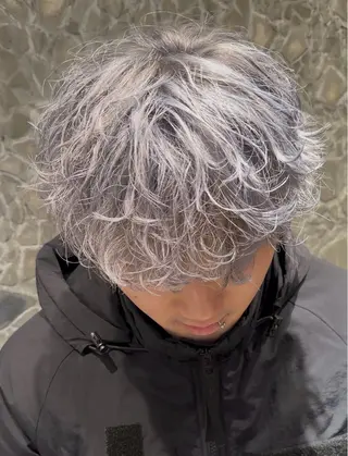 ミディアム カラー メンズ men's salon Gaudi三宮店所属・メンズ特化🔥韓国風 ハイトーン/愛須のヘアスタイル