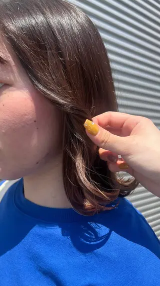 ミディアム カラー ベージュカラー⌇﻿ くびれヘア.𐙚心音のヘアスタイル