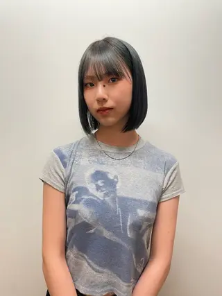 ミディアム カラー 楪 yuzuriha所属・Saaya/レイヤー /ブリーチ/ブロンドのヘアスタイル