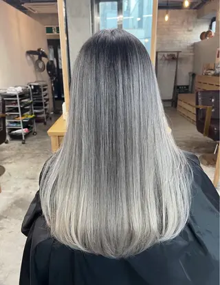 ロング カラー ROBIN所属・指名数No.1 /NAOYAのヘアスタイル