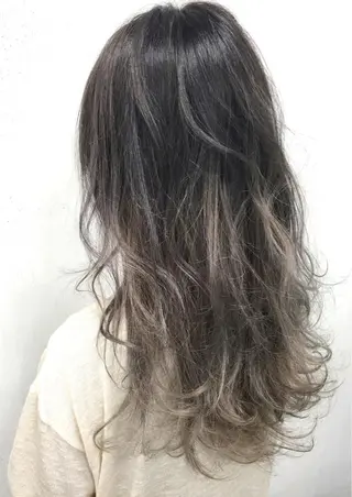 セミロング カラー ヘアアレンジ エクステの神様 ▫️原島ユウヤ▫️のヘアスタイル