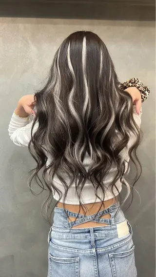 ロング rollen所属・美魔女 美容師NAOのヘアスタイル