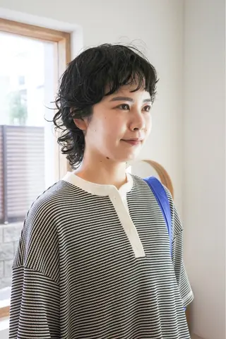 ショート パーマ ミディアムパーマ /癖毛パーマのヘアスタイル