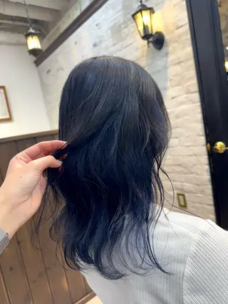 セミロング カラー 西出 茉燦のヘアスタイル
