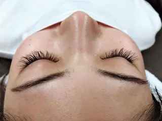 マツエク・マツパ 🩵盛れる韓国ヘア 🩵うるつやカラーのヘアスタイル