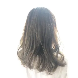 セミロング カラー fio マナミのヘアスタイル