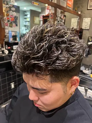 カラー 中居 優弥のヘアスタイル