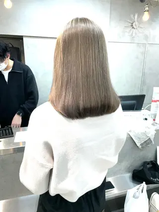 ミディアム カラー ボブ/透明感ベージュ 🫧クルミ🌟のヘアスタイル