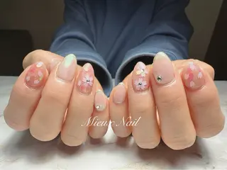 ネイル 市川 麻衣子のネイルデザイン