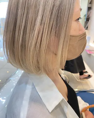 ミディアム sea's所属・ヒラカホ/矢場町/ ブリーチ/似合わせのヘアスタイル