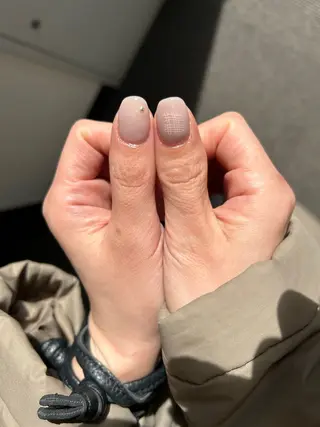 ネイル nail atelier hiton所属・nailist 朱音のネイルデザイン