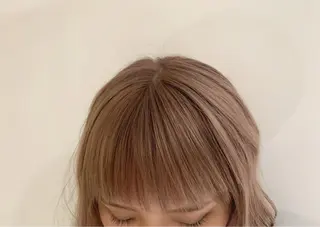 セミロング カラー ✨艶ブリーチカラー ✨四ノ宮裕己のヘアスタイル