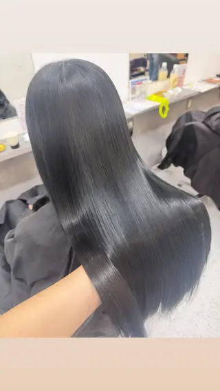 ロング 宮本 亜依のヘアスタイル