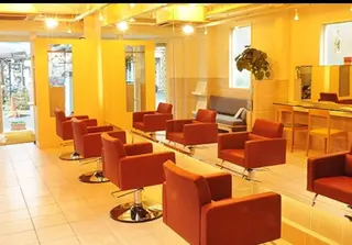 ミディアム カラー 齋藤 咲のヘアスタイル