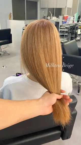 セミロング カラー 大阪ケアブリーチ/ ミルクティーベージュのヘアスタイル