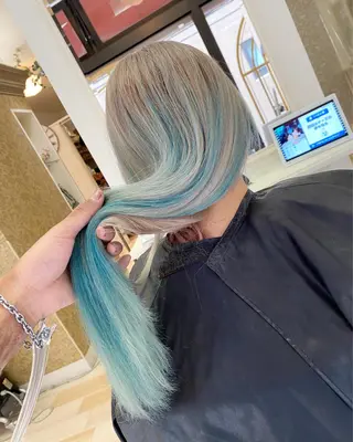 ロング カラー yosuke 梅田/バレイヤージュのヘアスタイル