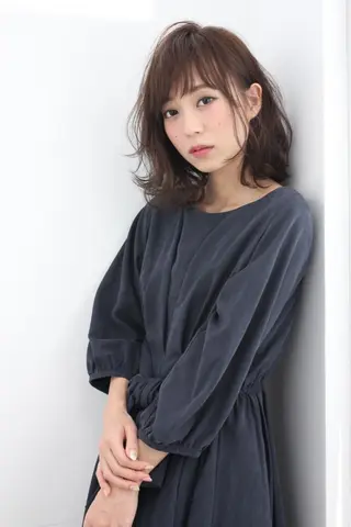 セミロング 💫カットはなんでも 得意です✂️のヘアスタイル