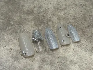 ネイル Terrace AVEDA ららぽーとEXPOCITY店所属・進藤 愛鈴のネイルデザイン