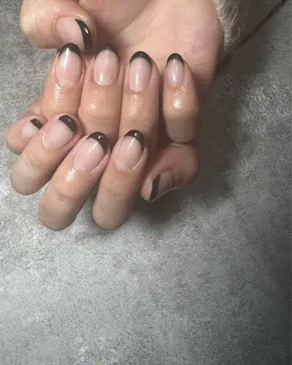 ネイル Lis10 表参道 マグネット🤍MAIのネイルデザイン