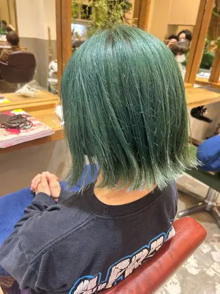 ショート カラー 若狭 彩花のヘアスタイル
