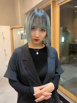 ミディアム ミルクティーベージュ outaのヘアスタイル