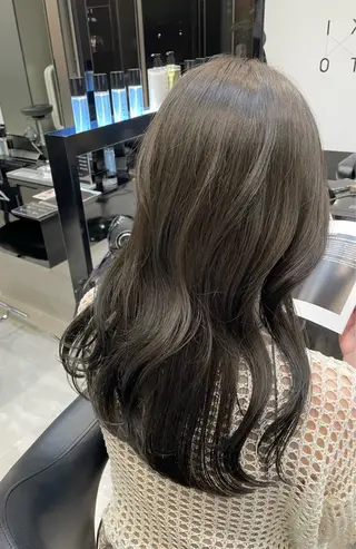 セミロング カラー HARUKI MINATO Japan FUKUOKA所属・秋屋 美々梨のヘアスタイル