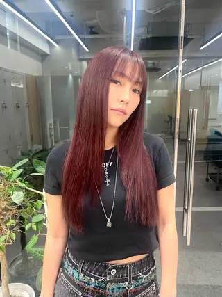 ロング カラー カット・ブリーチ TAIGAのヘアスタイル