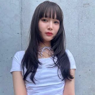 ロング anna 韓国レイヤ ー/ ハッシュカットのヘアスタイル