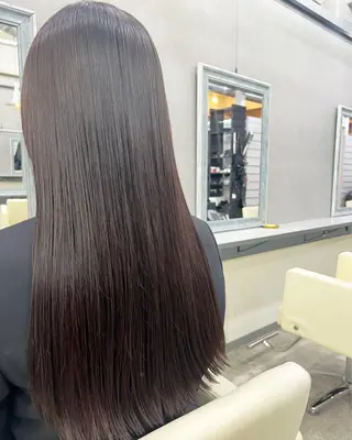 ロング YUI ハイトーンカラーのヘアスタイル