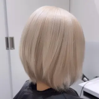 ショート カラー salowin iori原宿B1店所属・ハイトーン/髪質改善 原宿𝑺𝑬𝑵𝑨のヘアスタイル